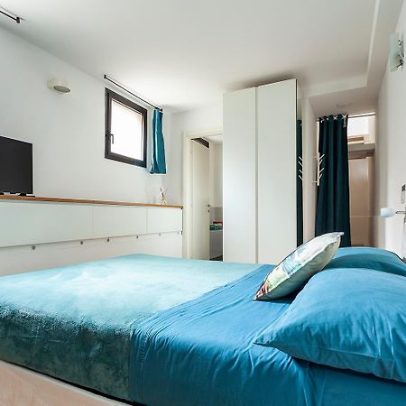 Duplex Luminoso In Zona Residenziale Apartment Milan Luaran gambar